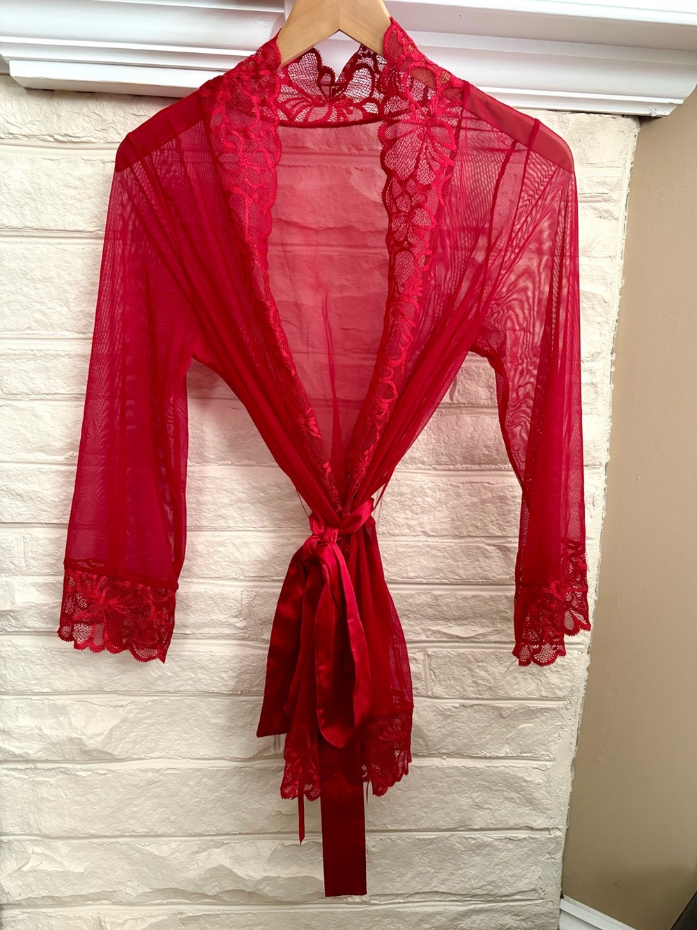 Fredericks of Hollywood Red Sheer Lace Robe Satin Belt Tie Mesh Women’s Medium